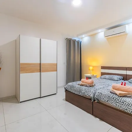 New 3 Bdr 2 Bth Terrace In Bugibba Appartement *