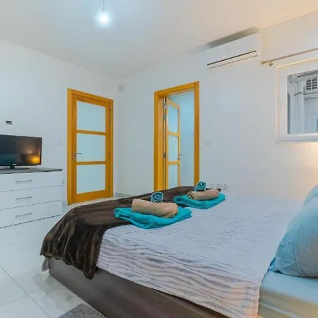 New 3 Bdr 2 Bth Terrace In Bugibba Apartment