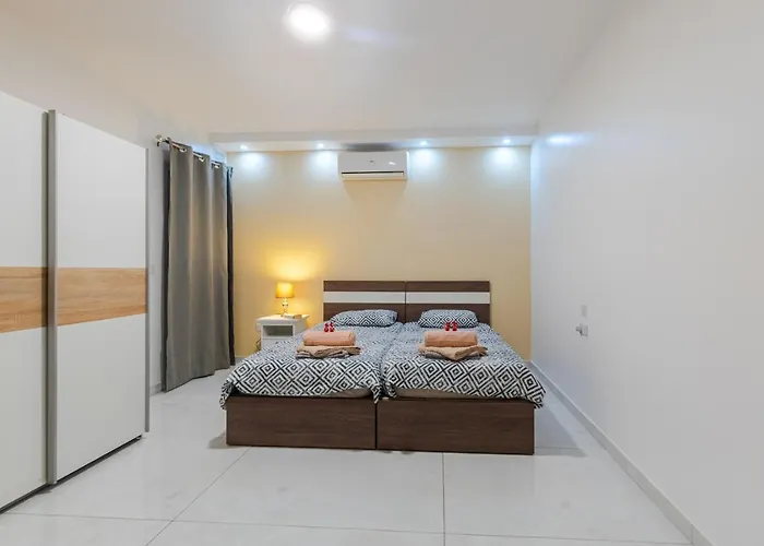 New 3 Bdr 2 Bth Terrace In Bugibba Daire *