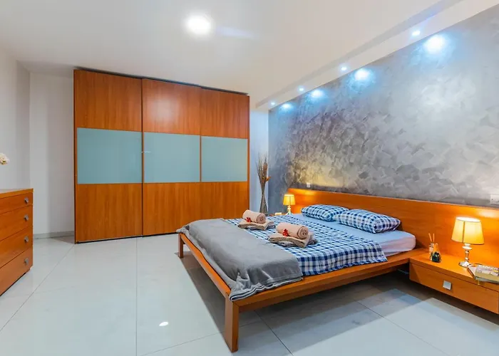 New 3 Bdr 2 Bth Terrace In Bugibba Daire